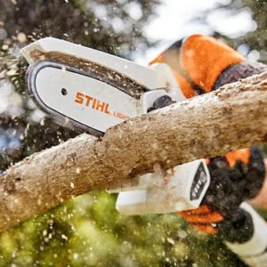 STIHL GTA 26 mini tronçonneuse coupe-branches à batterie en pack avec batterie et chargeur – Image 5